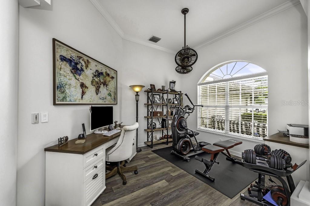 Image 10 of 50 For 15104 Elmcrest Street