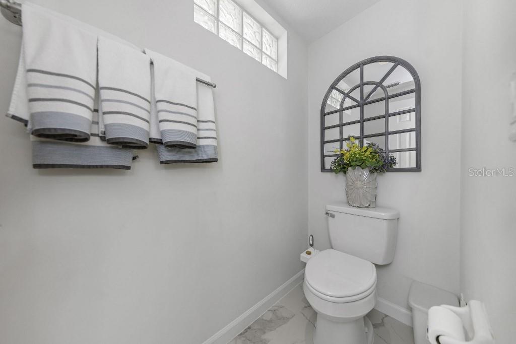 Image 16 of 50 For 15104 Elmcrest Street