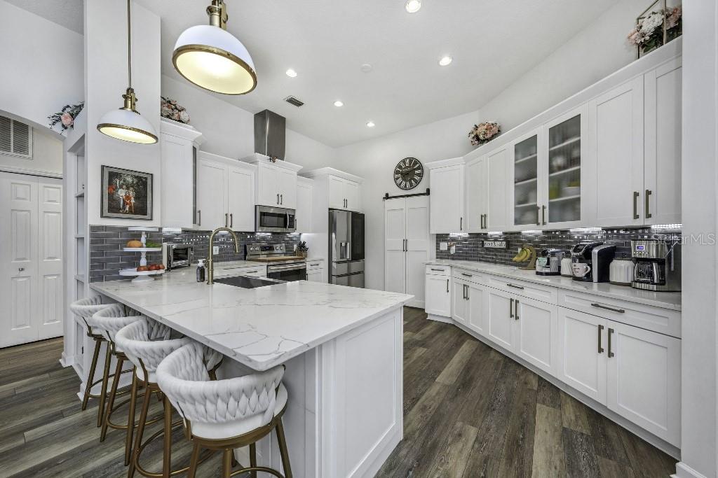 Image 18 of 50 For 15104 Elmcrest Street