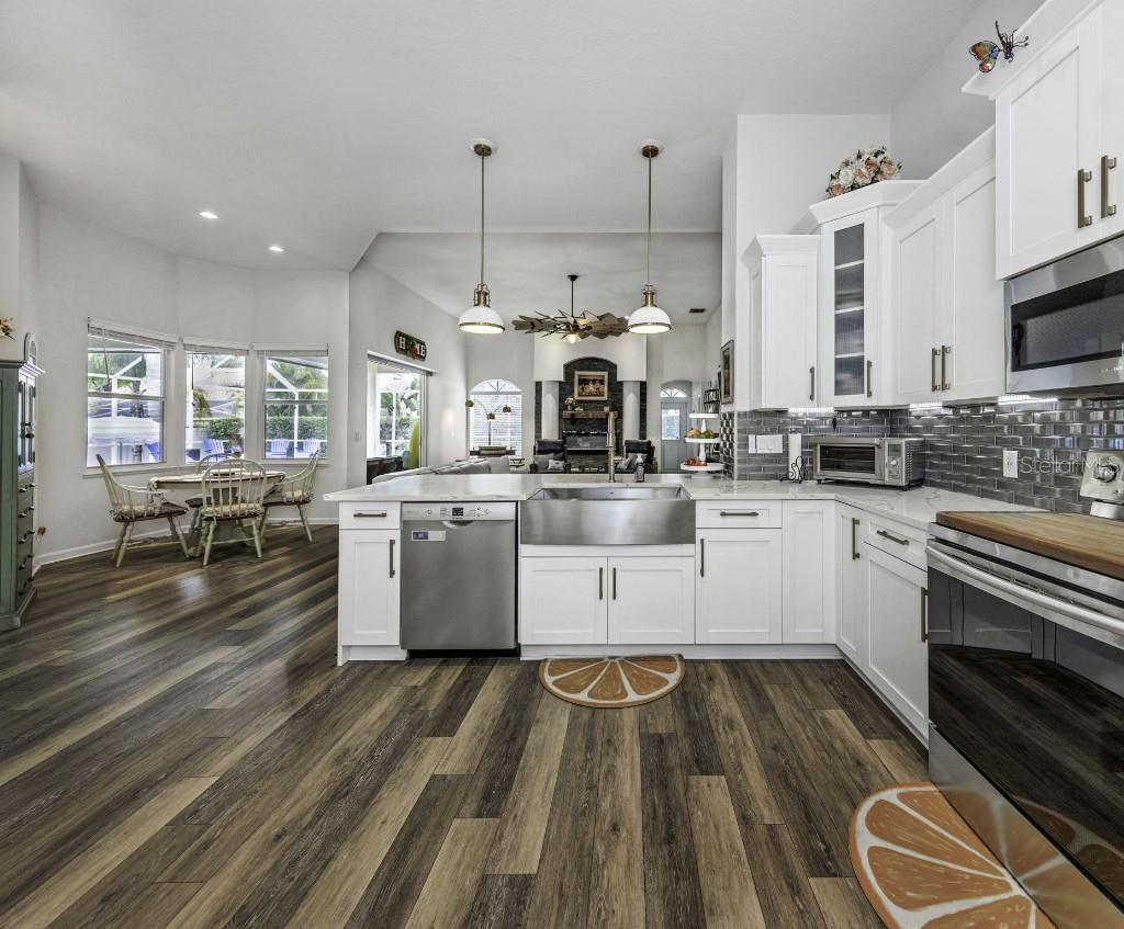 Image 19 of 50 For 15104 Elmcrest Street