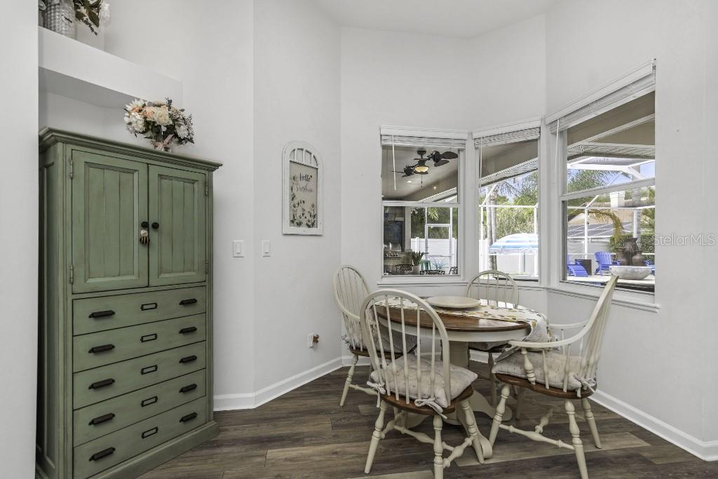 Image 21 of 50 For 15104 Elmcrest Street