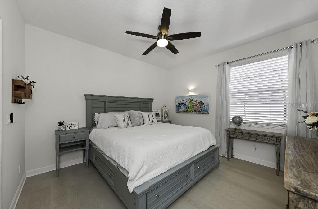 Image 28 of 50 For 15104 Elmcrest Street