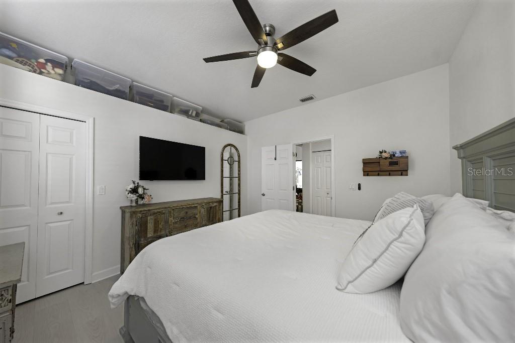 Image 29 of 50 For 15104 Elmcrest Street