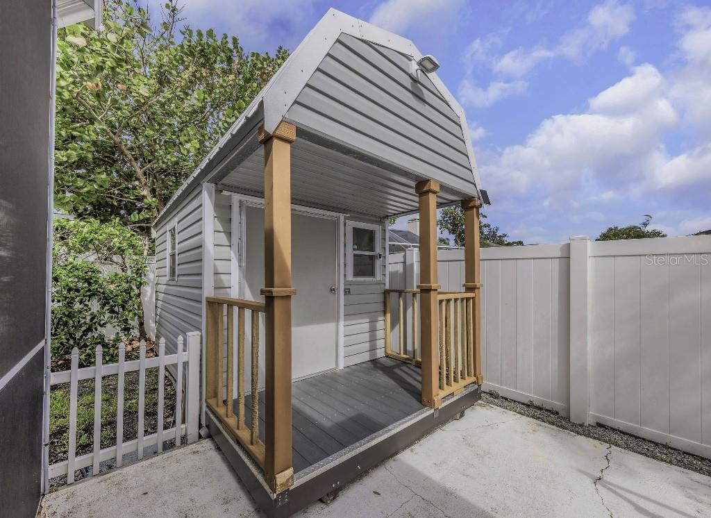 Image 37 of 50 For 15104 Elmcrest Street