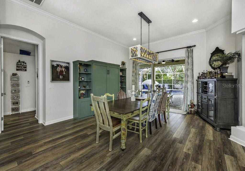 Image 7 of 50 For 15104 Elmcrest Street