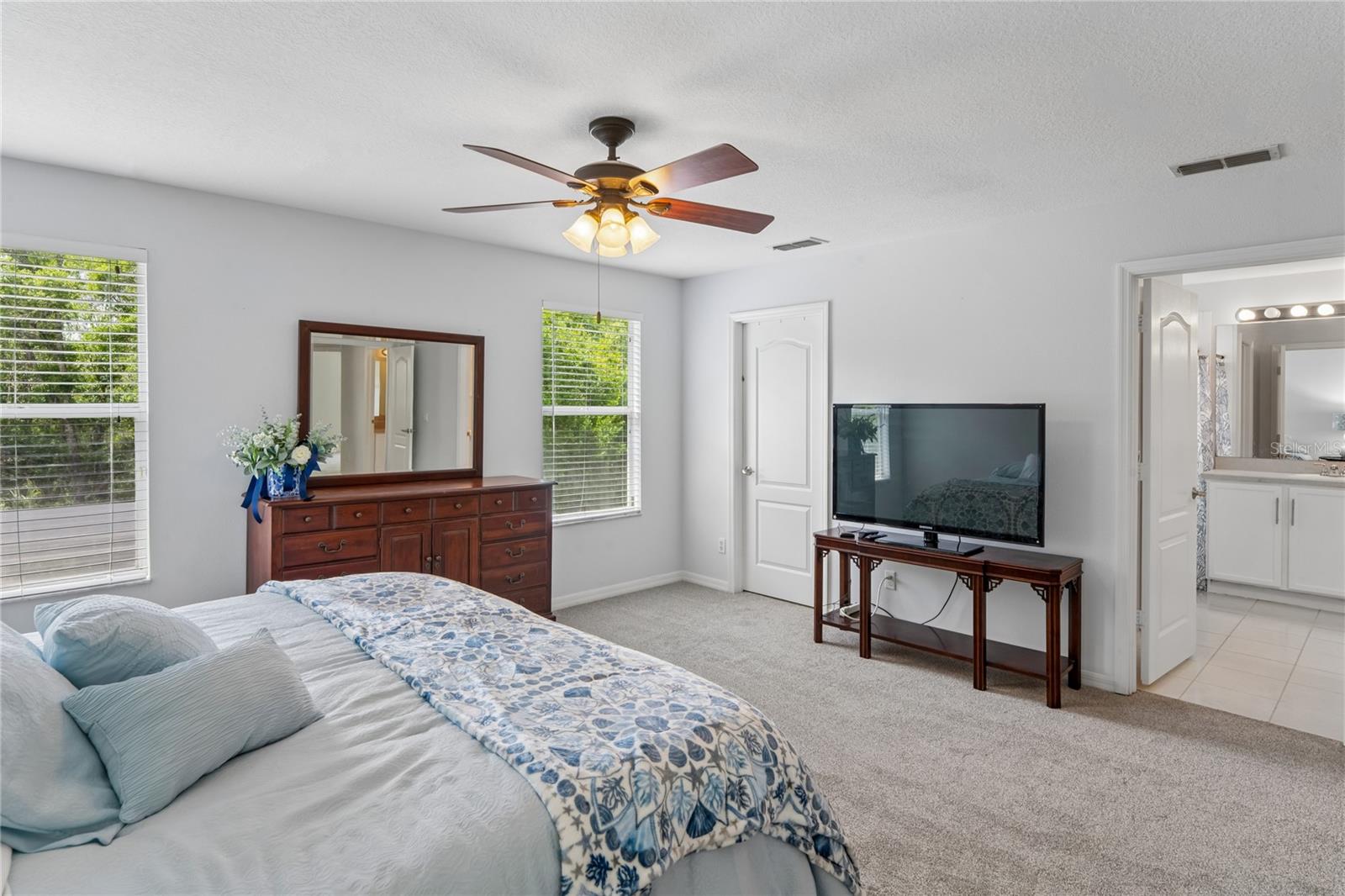 Listing photo id 9 for 9317 Mandrake Court