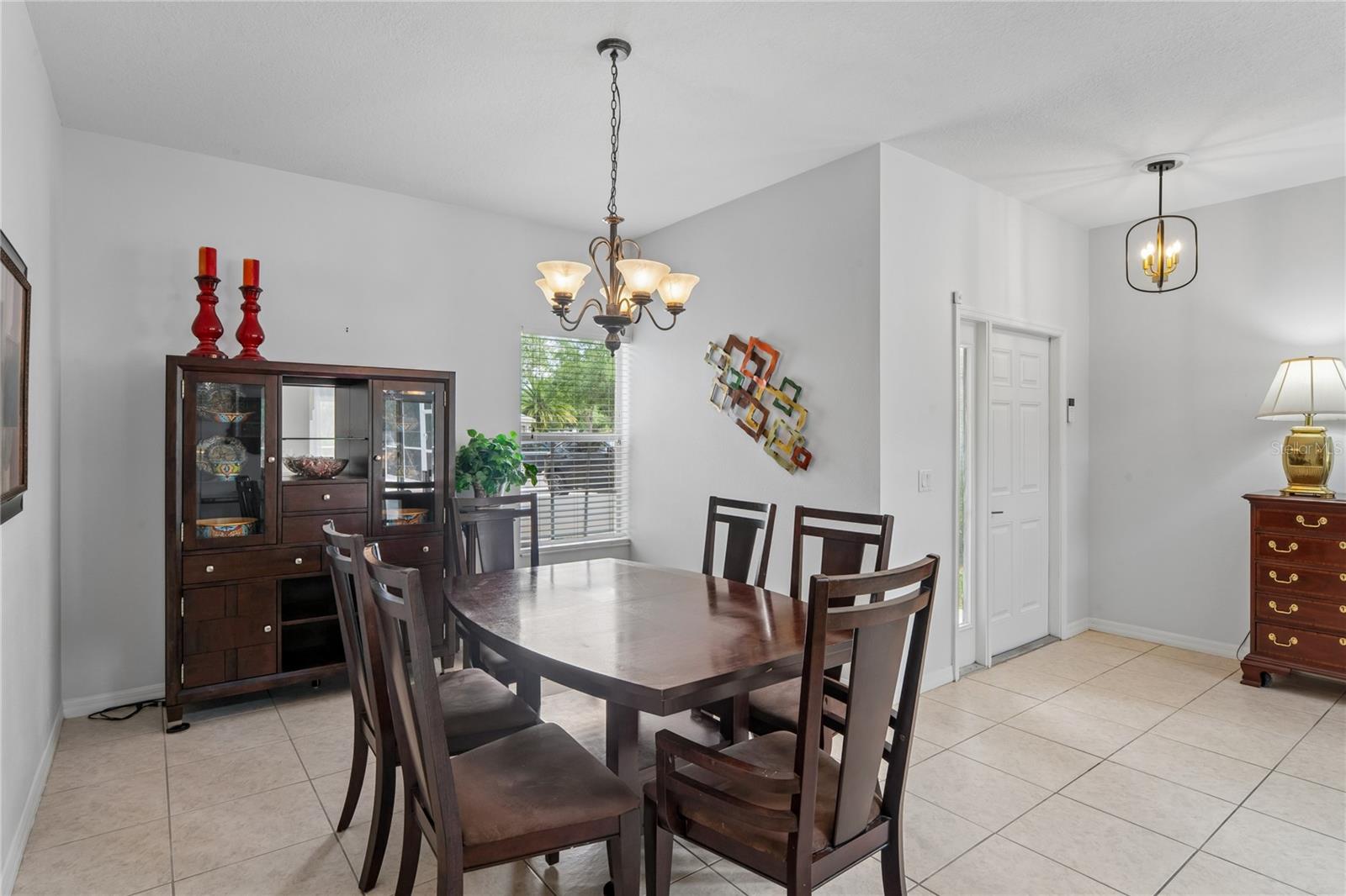 Listing photo id 6 for 9317 Mandrake Court