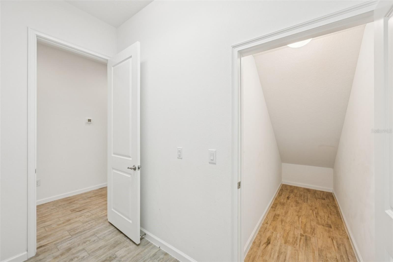 Image 14 of 57 For 806 Winterside Drive
