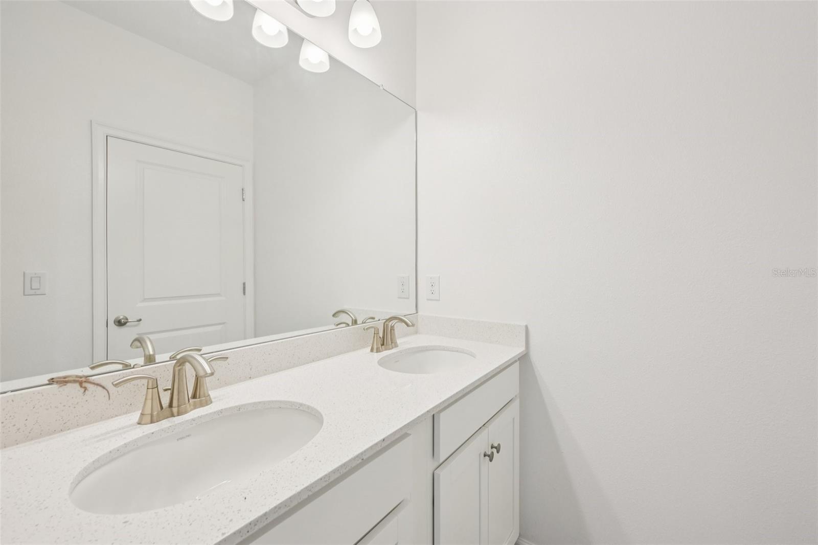 Image 28 of 57 For 806 Winterside Drive