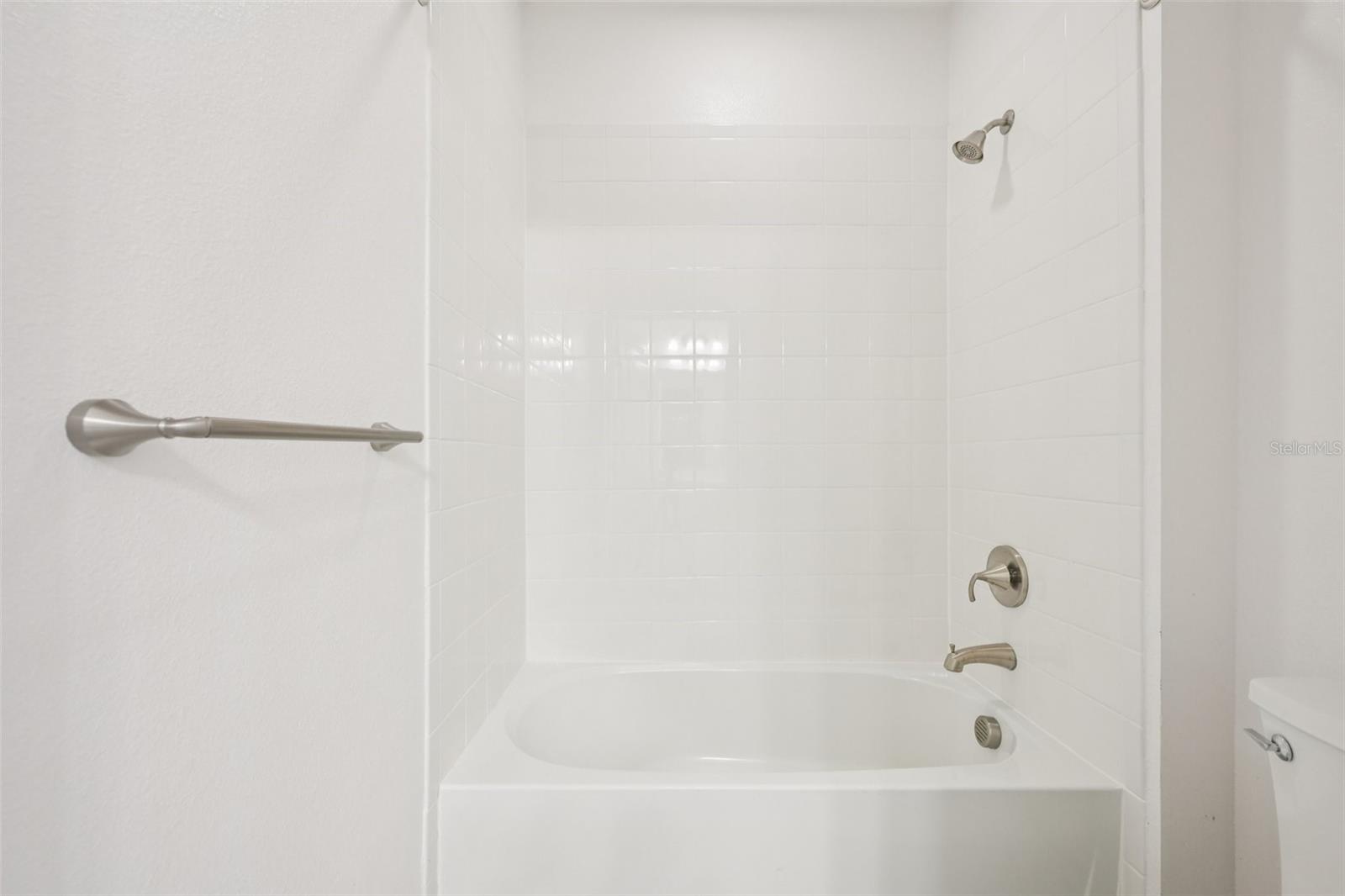 Image 31 of 57 For 806 Winterside Drive