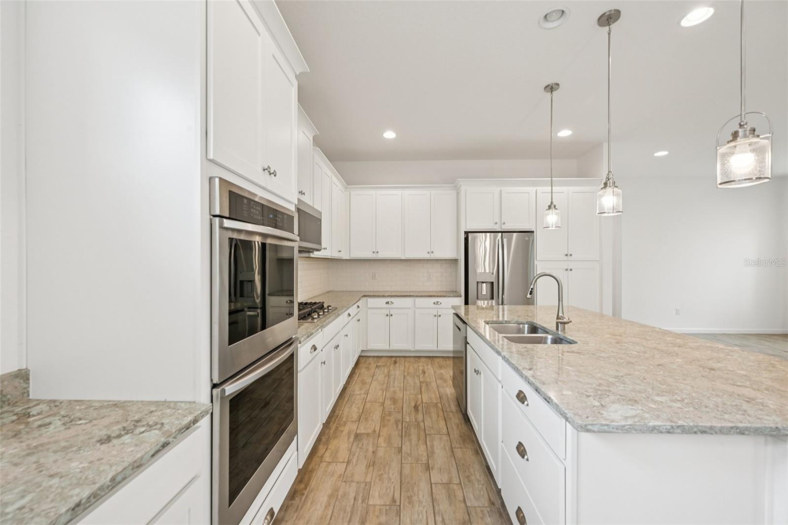 Image 7 of 57 For 806 Winterside Drive