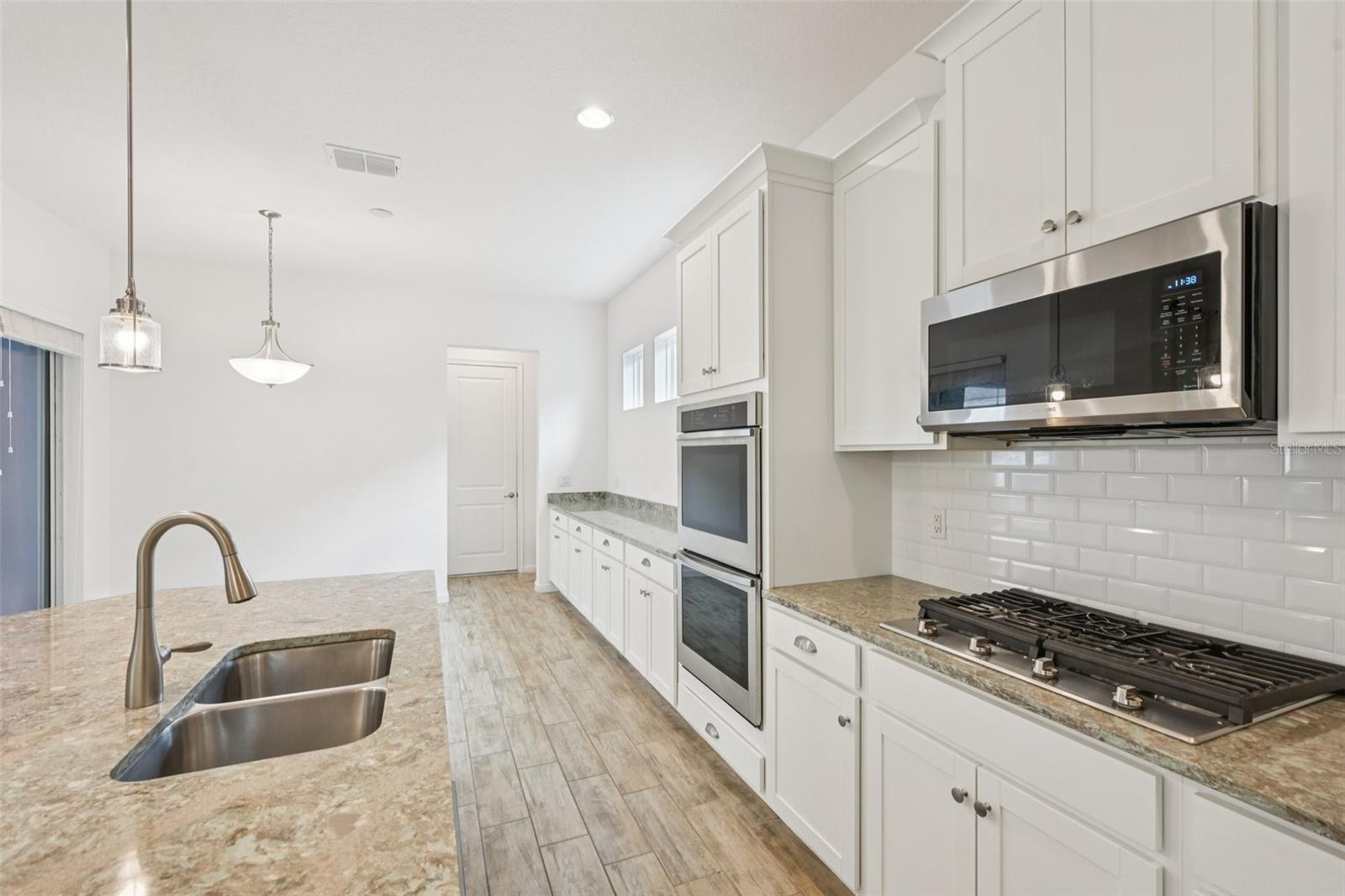 Image 9 of 57 For 806 Winterside Drive