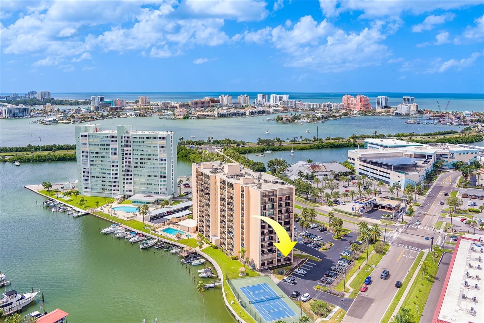 Image 11 of 78 For 51 Island Way 101