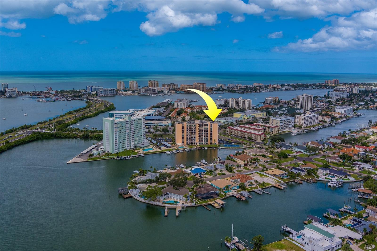 Image 21 of 78 For 51 Island Way 101