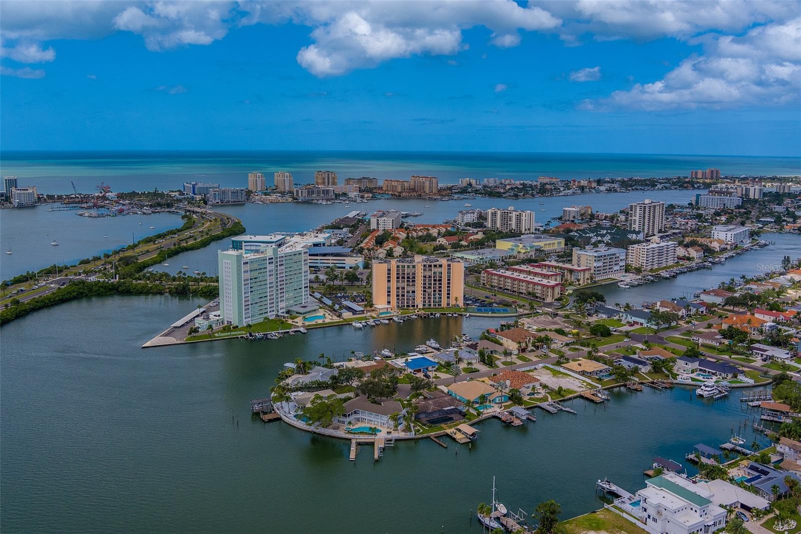 Image 22 of 78 For 51 Island Way 101