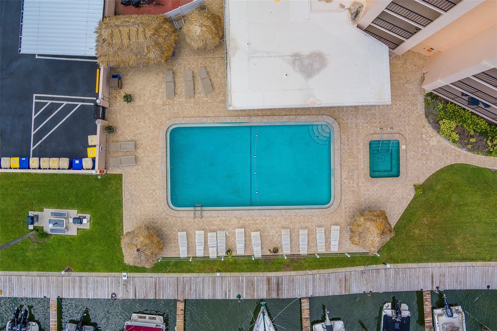 Image 26 of 78 For 51 Island Way 101