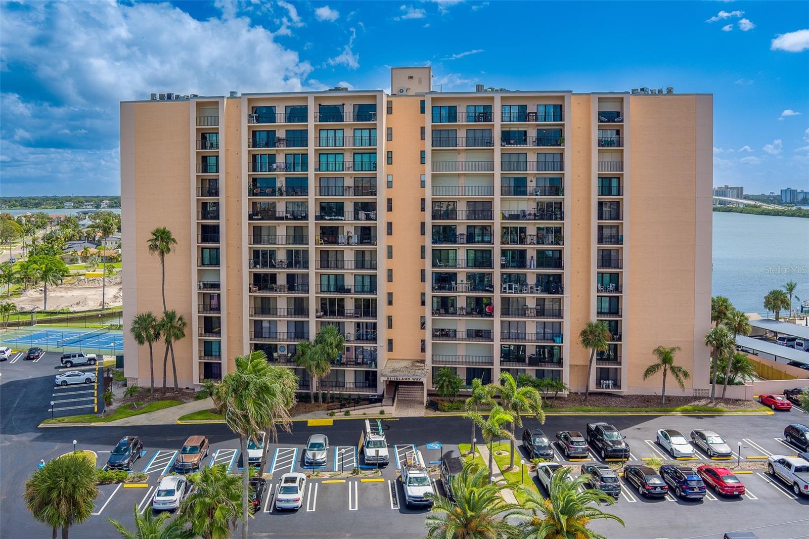 Image 31 of 78 For 51 Island Way 101