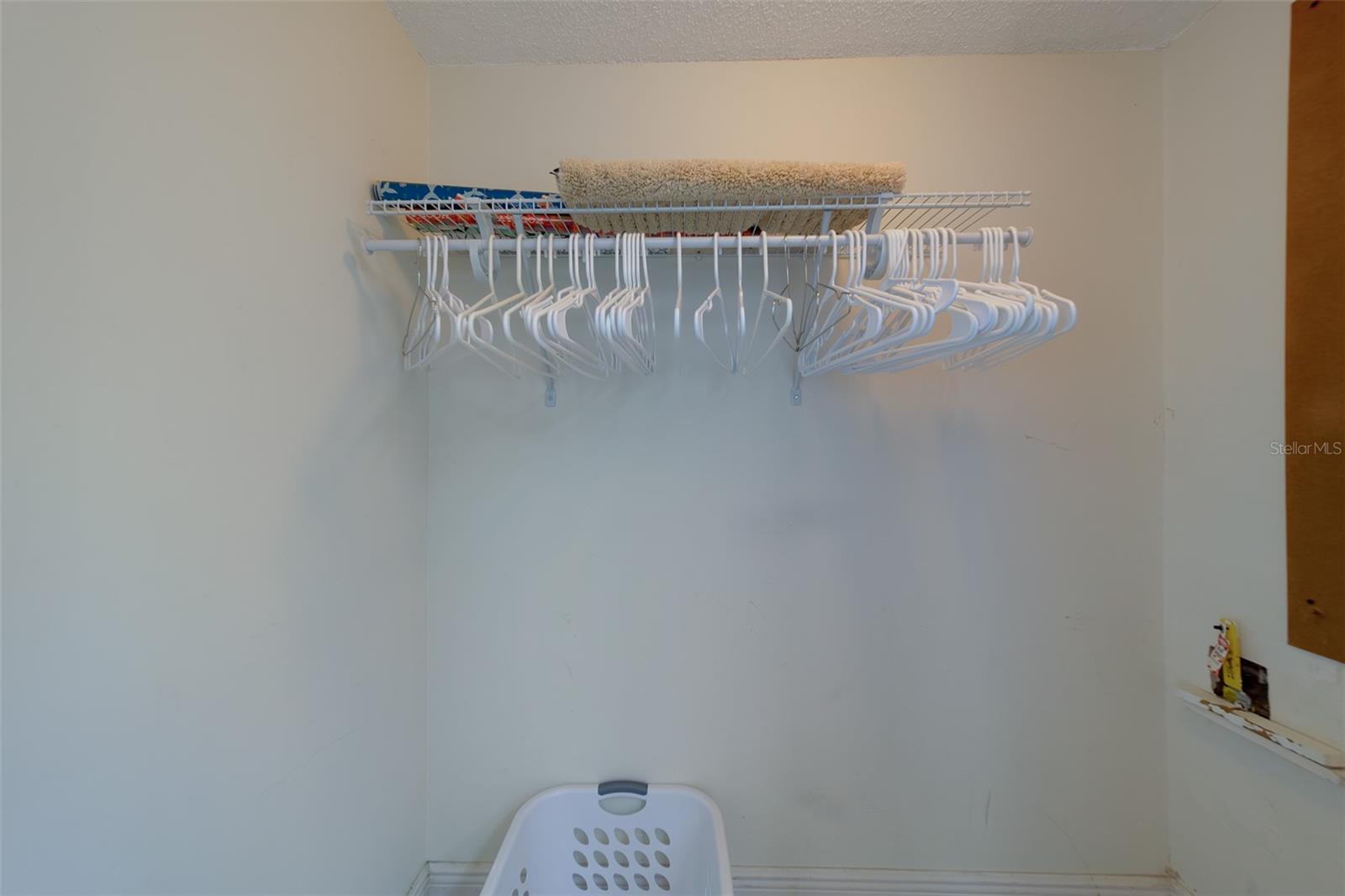 Image 34 of 78 For 51 Island Way 101