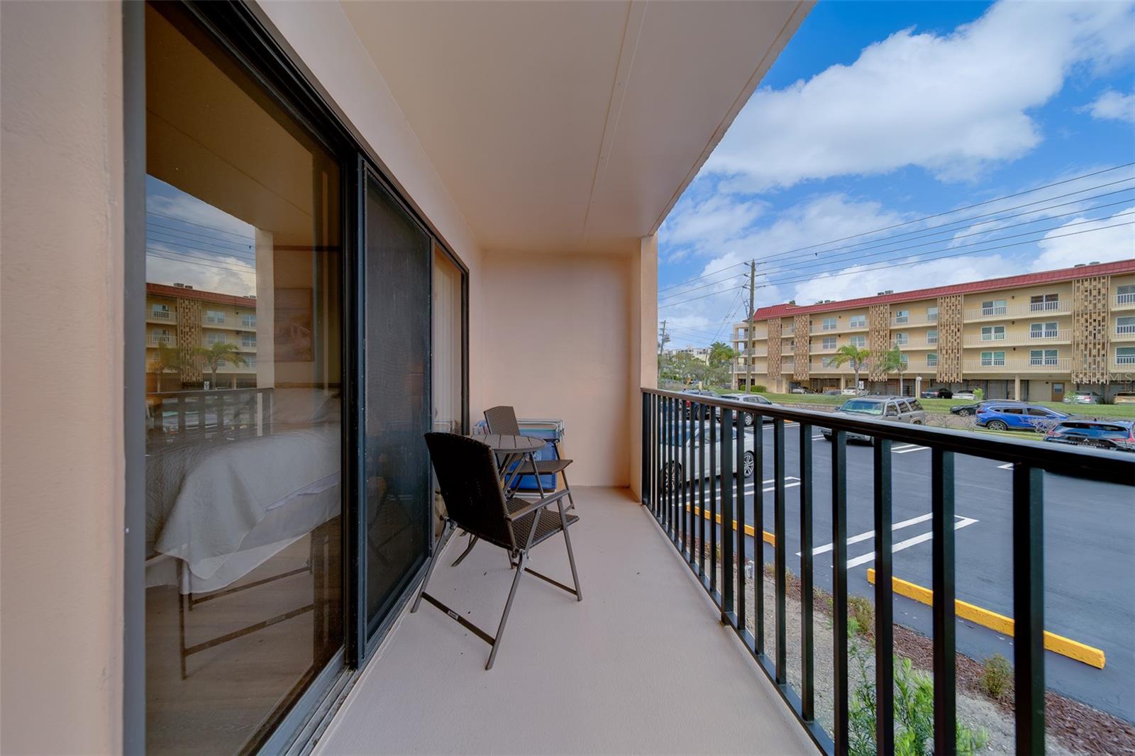 Image 39 of 78 For 51 Island Way 101