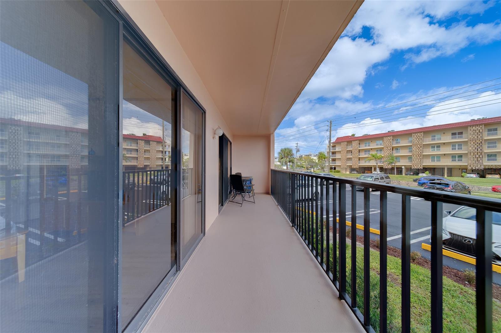 Image 41 of 78 For 51 Island Way 101