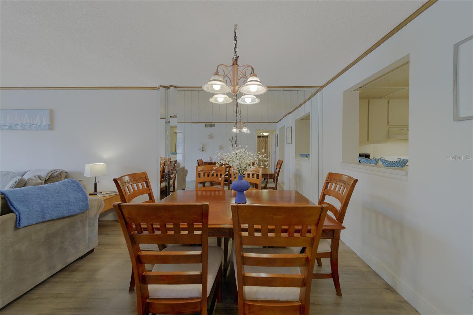 Image 47 of 78 For 51 Island Way 101