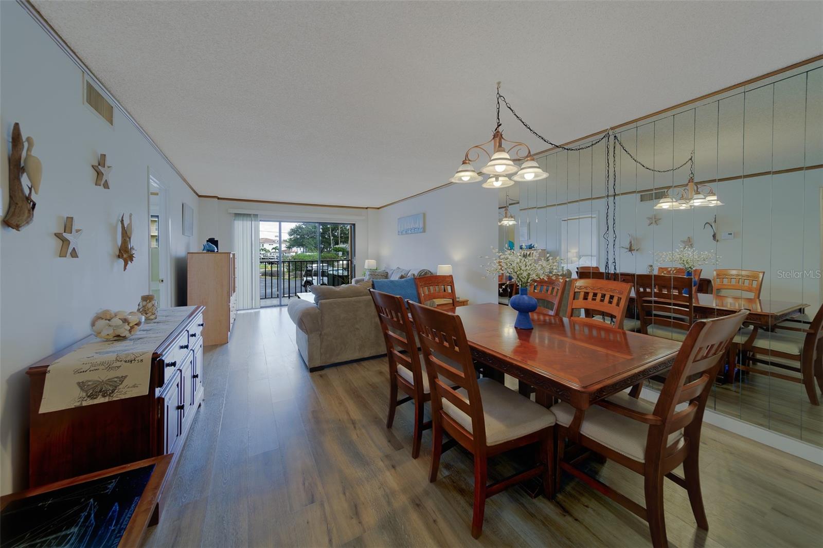 Image 48 of 78 For 51 Island Way 101