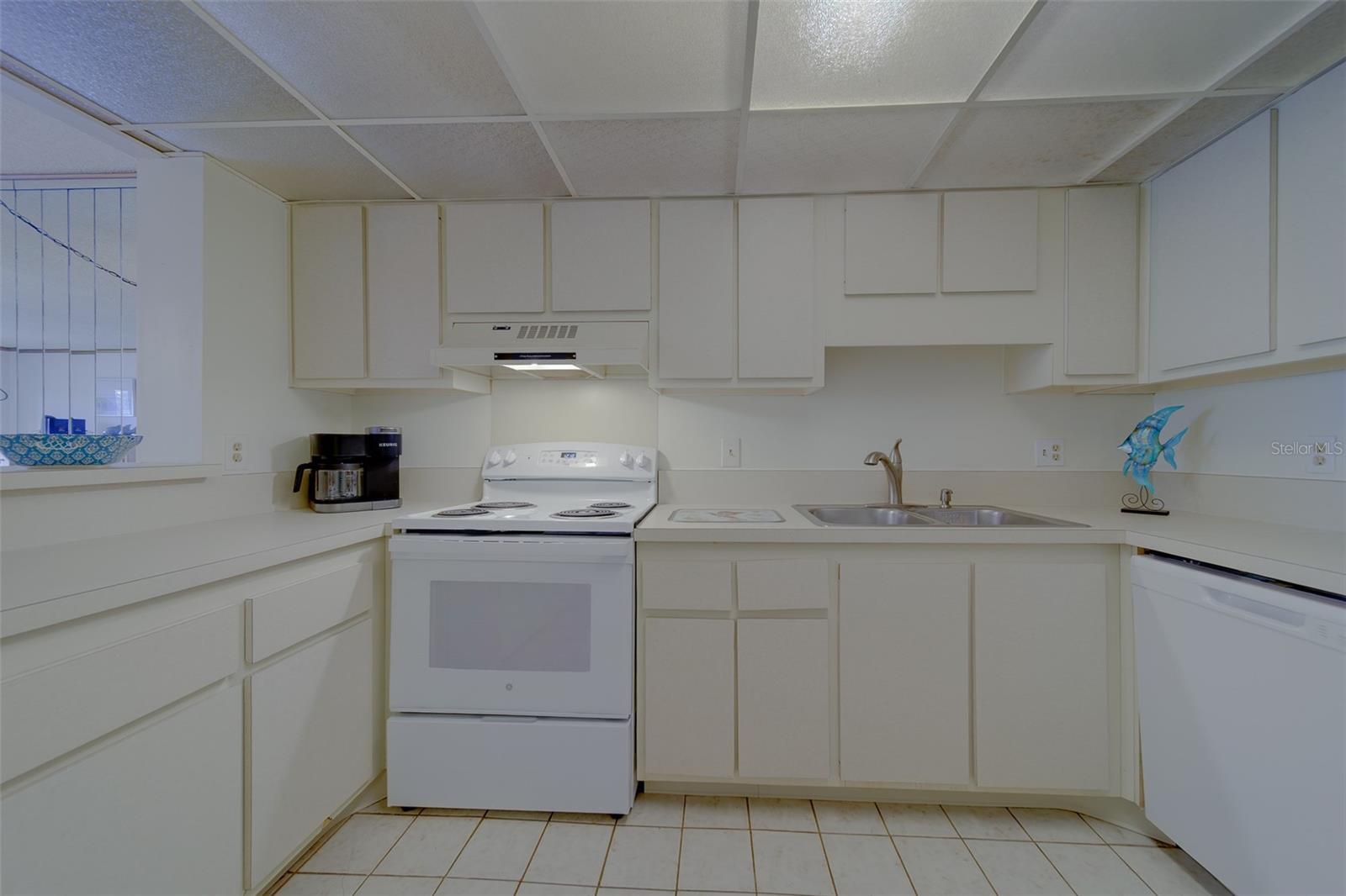 Image 51 of 78 For 51 Island Way 101