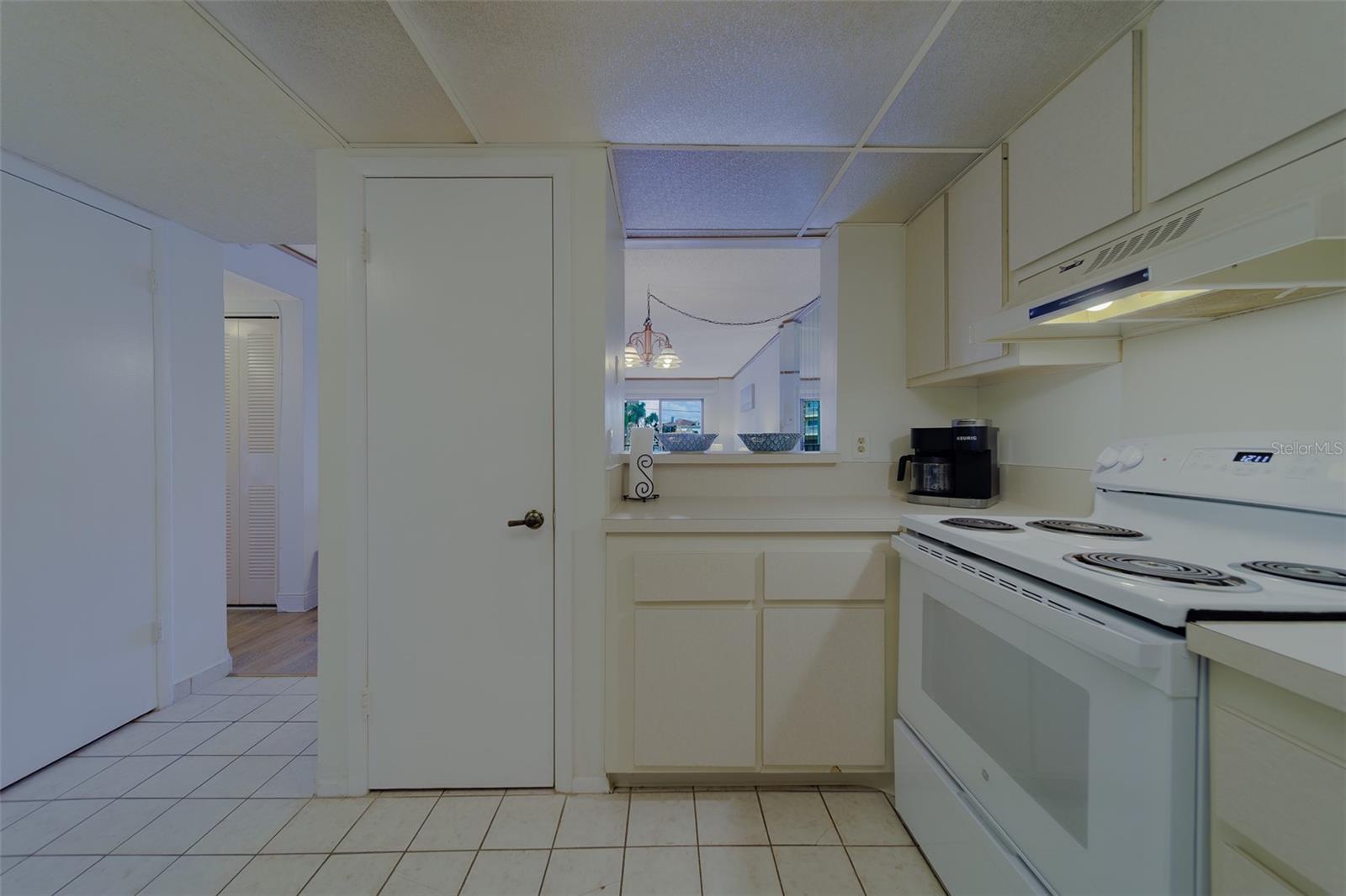 Image 52 of 78 For 51 Island Way 101