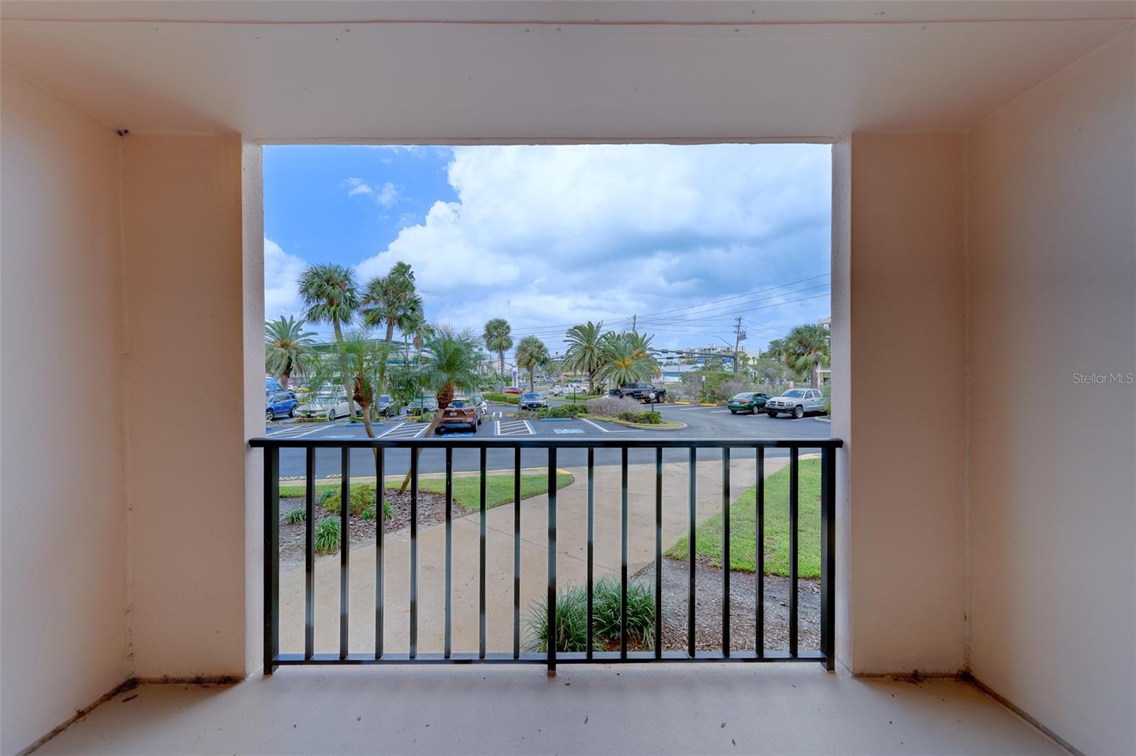 Image 59 of 78 For 51 Island Way 101