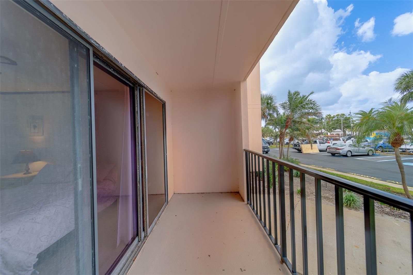 Image 61 of 78 For 51 Island Way 101