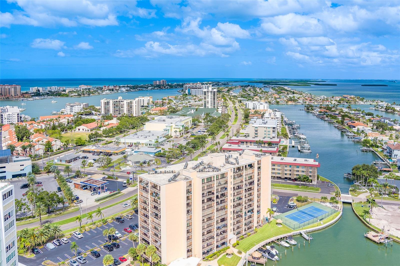 Image 8 of 78 For 51 Island Way 101