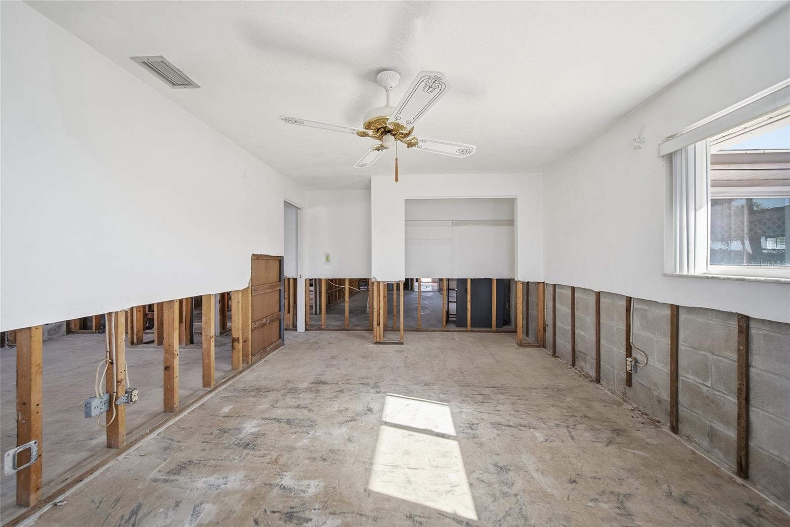 Image 10 of 29 For 4 Bellevue Drive