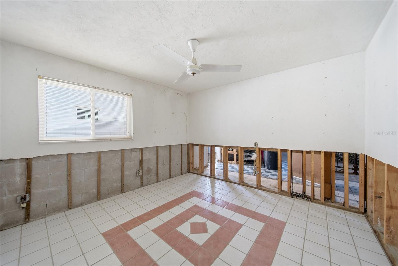 Image 11 of 29 For 4 Bellevue Drive