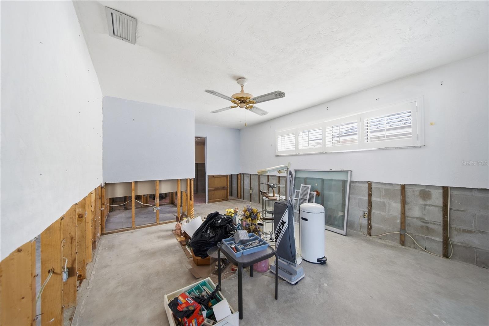 Image 16 of 29 For 4 Bellevue Drive