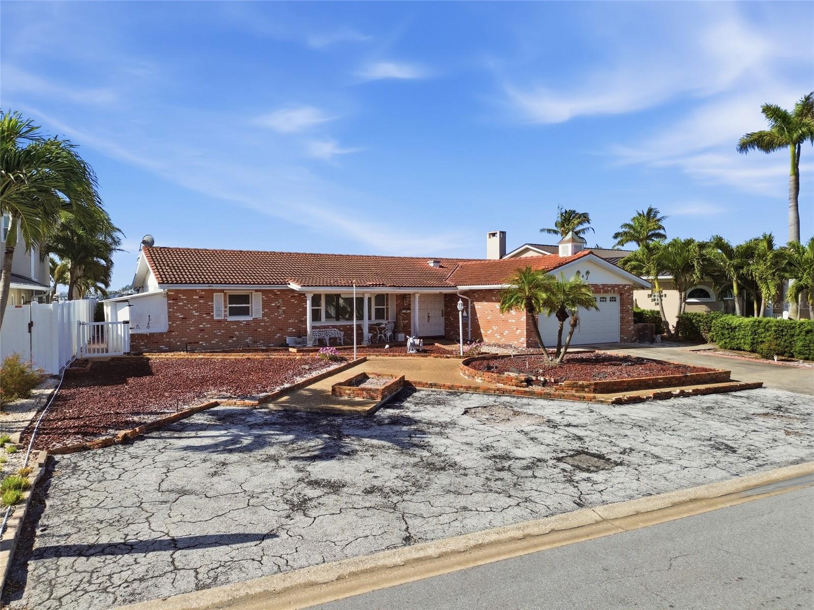 Image 2 of 29 For 4 Bellevue Drive