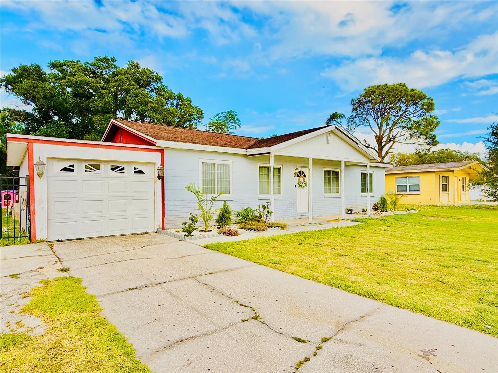 Image 3 of 30 For 2416 Wishing Well Circle