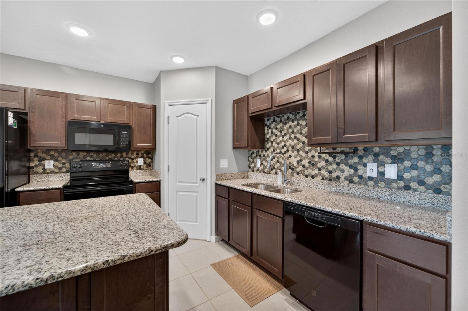 Image 10 of 85 For 3842 Hampstead Lane