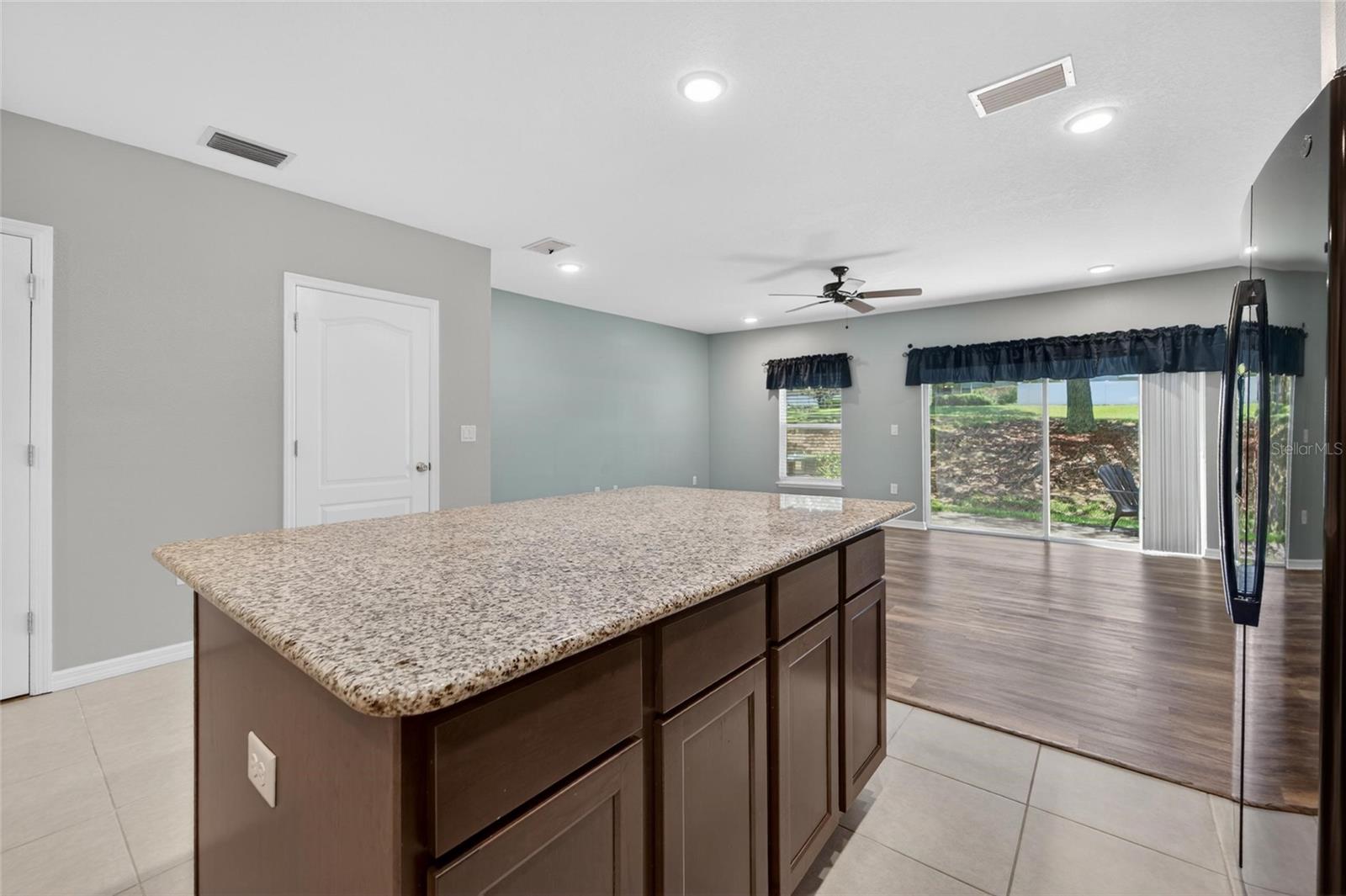 Image 13 of 85 For 3842 Hampstead Lane