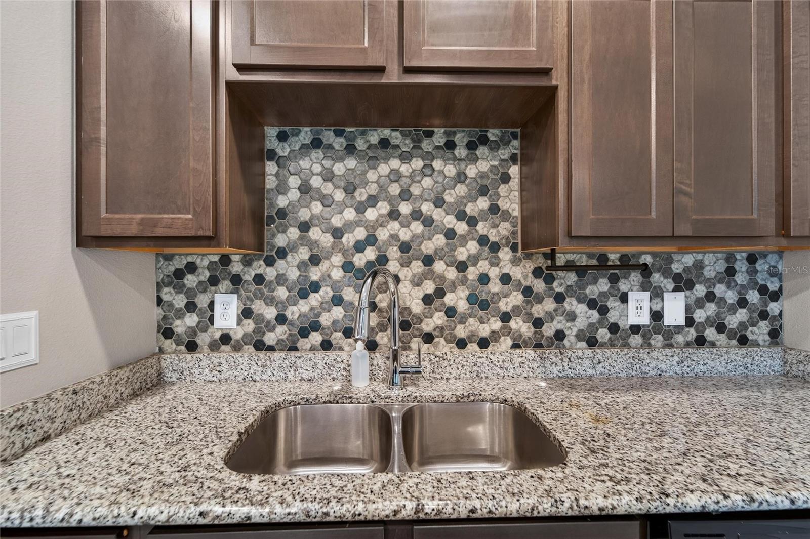 Image 14 of 85 For 3842 Hampstead Lane