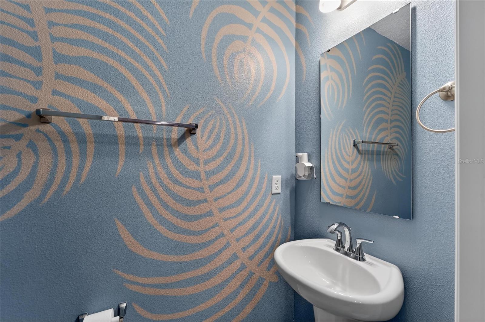 Image 17 of 85 For 3842 Hampstead Lane