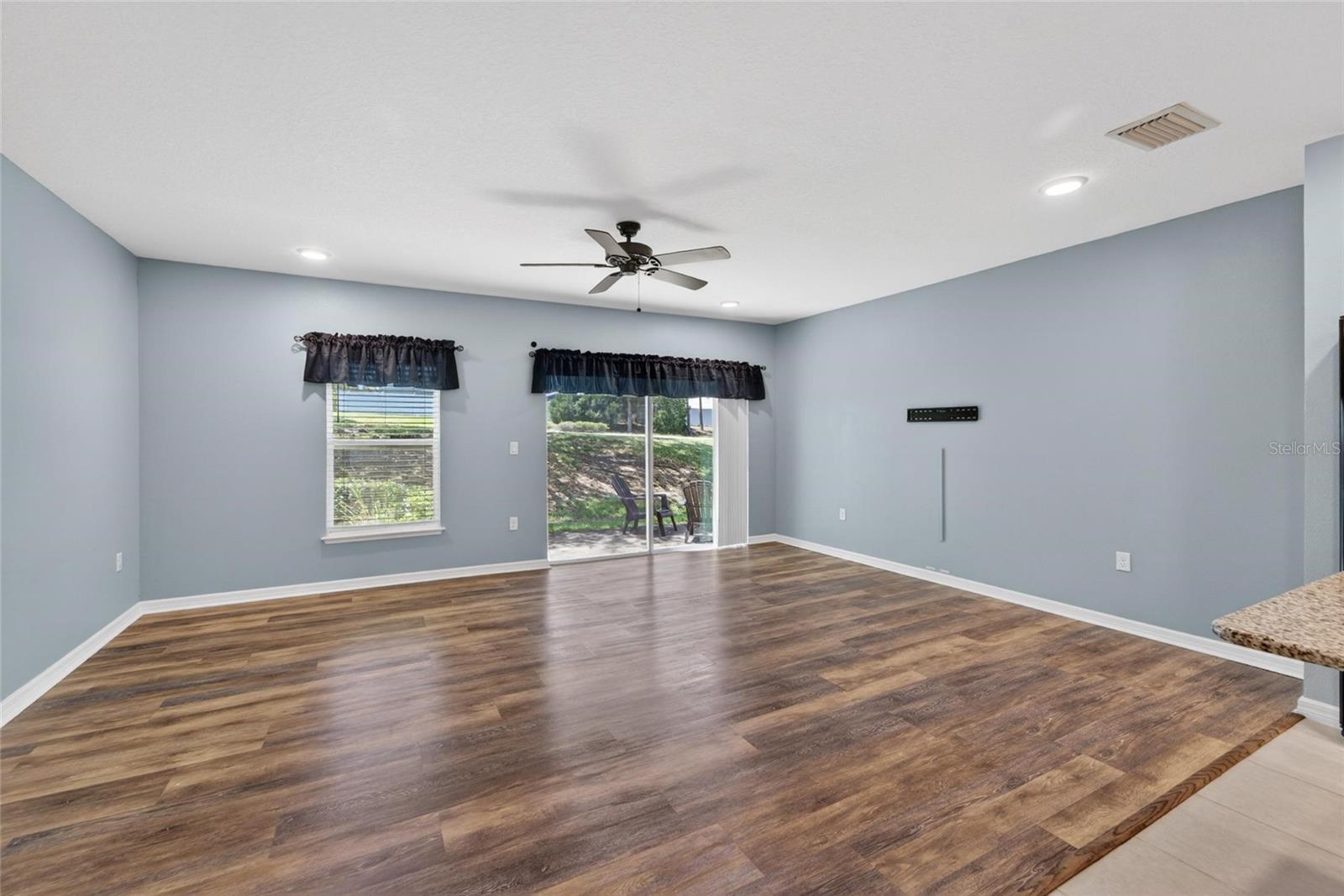 Image 19 of 85 For 3842 Hampstead Lane