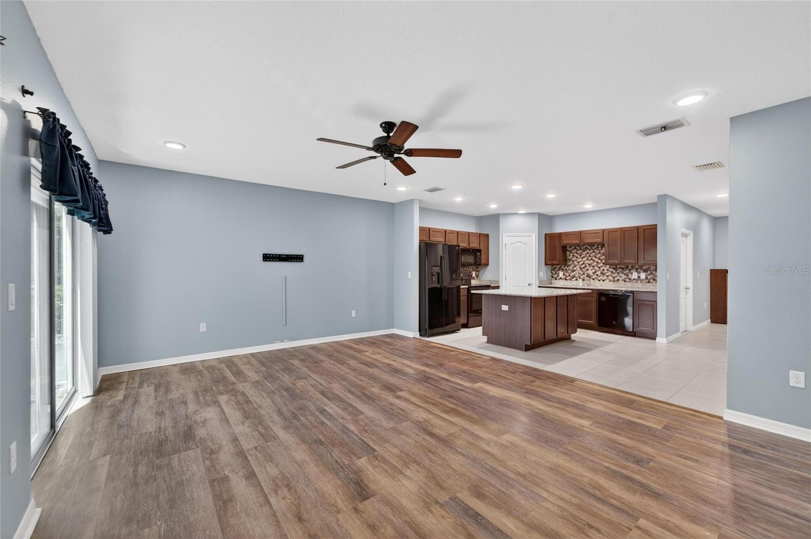 Image 22 of 85 For 3842 Hampstead Lane