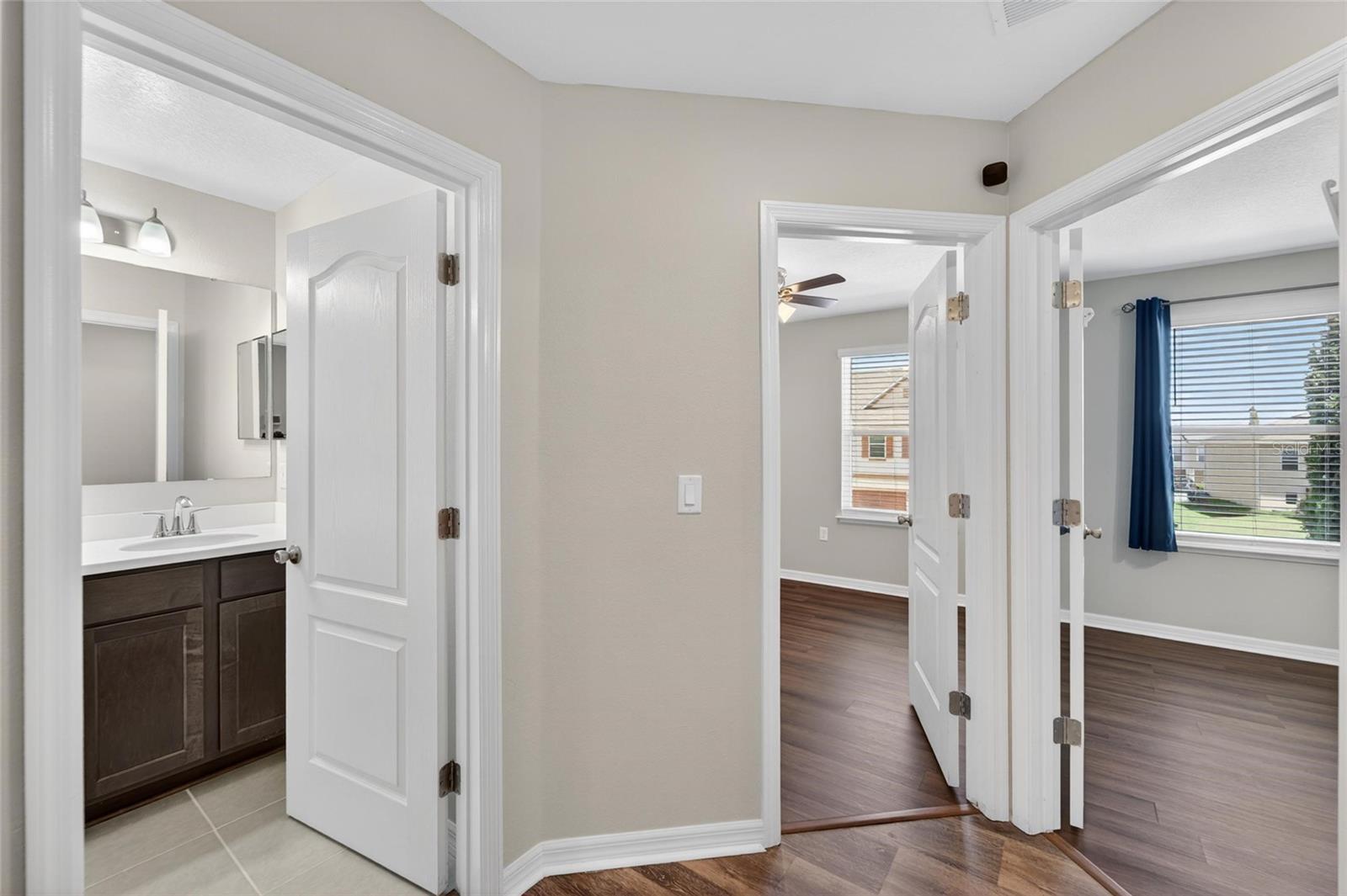 Image 27 of 85 For 3842 Hampstead Lane