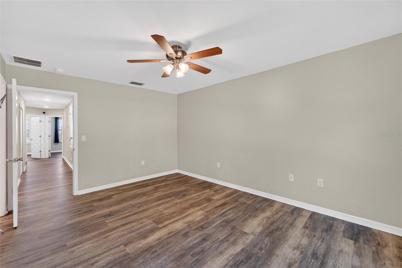 Image 30 of 85 For 3842 Hampstead Lane