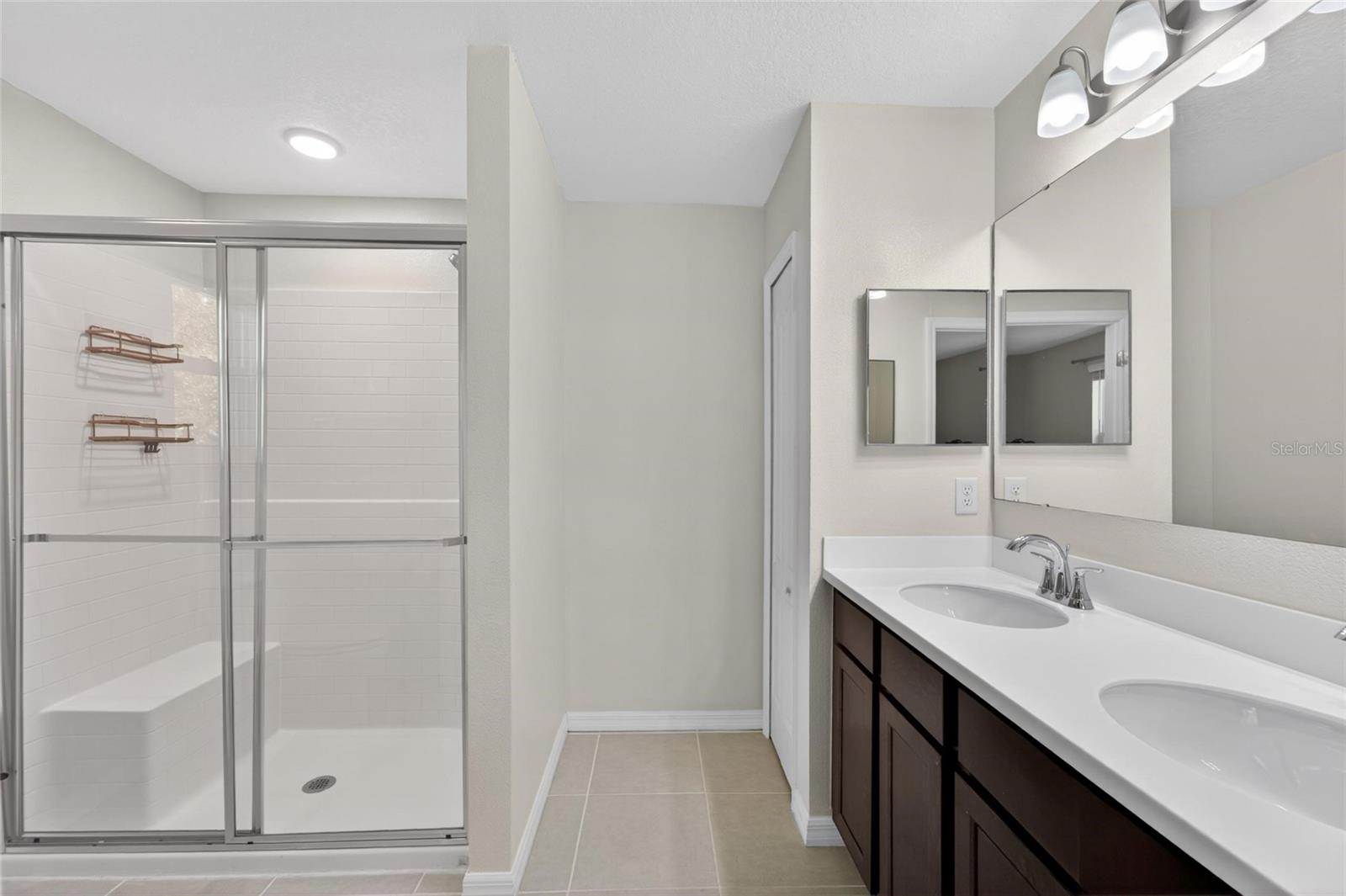 Image 32 of 85 For 3842 Hampstead Lane