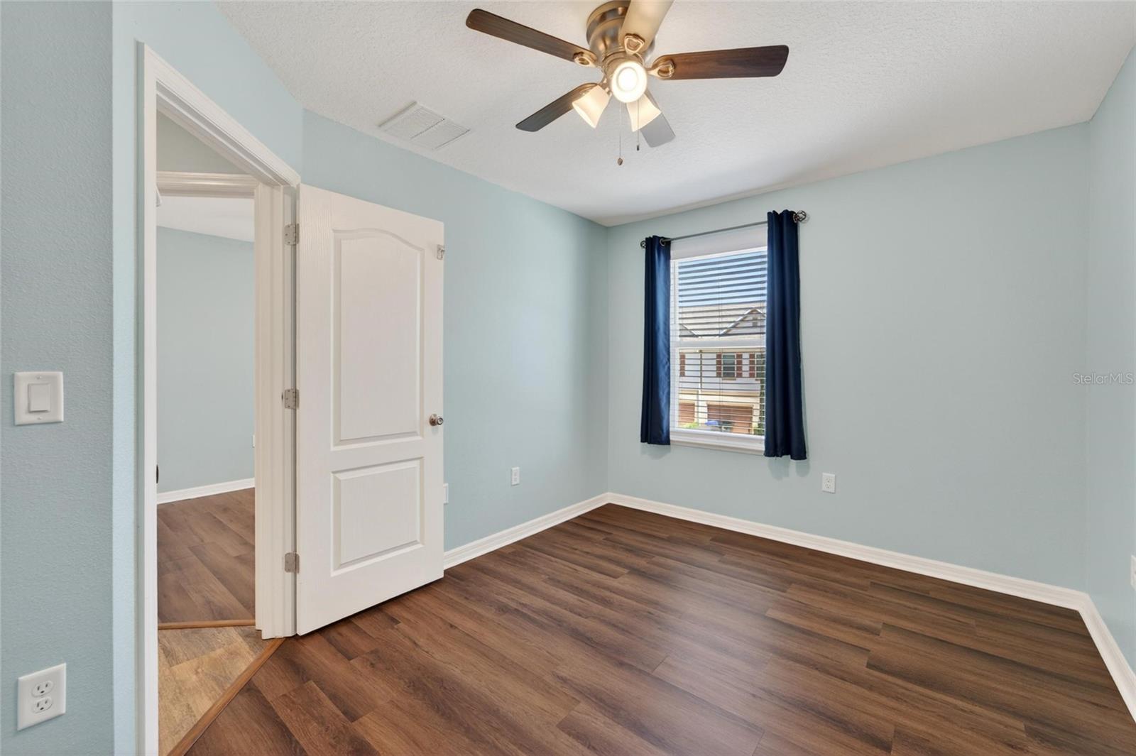 Image 38 of 85 For 3842 Hampstead Lane