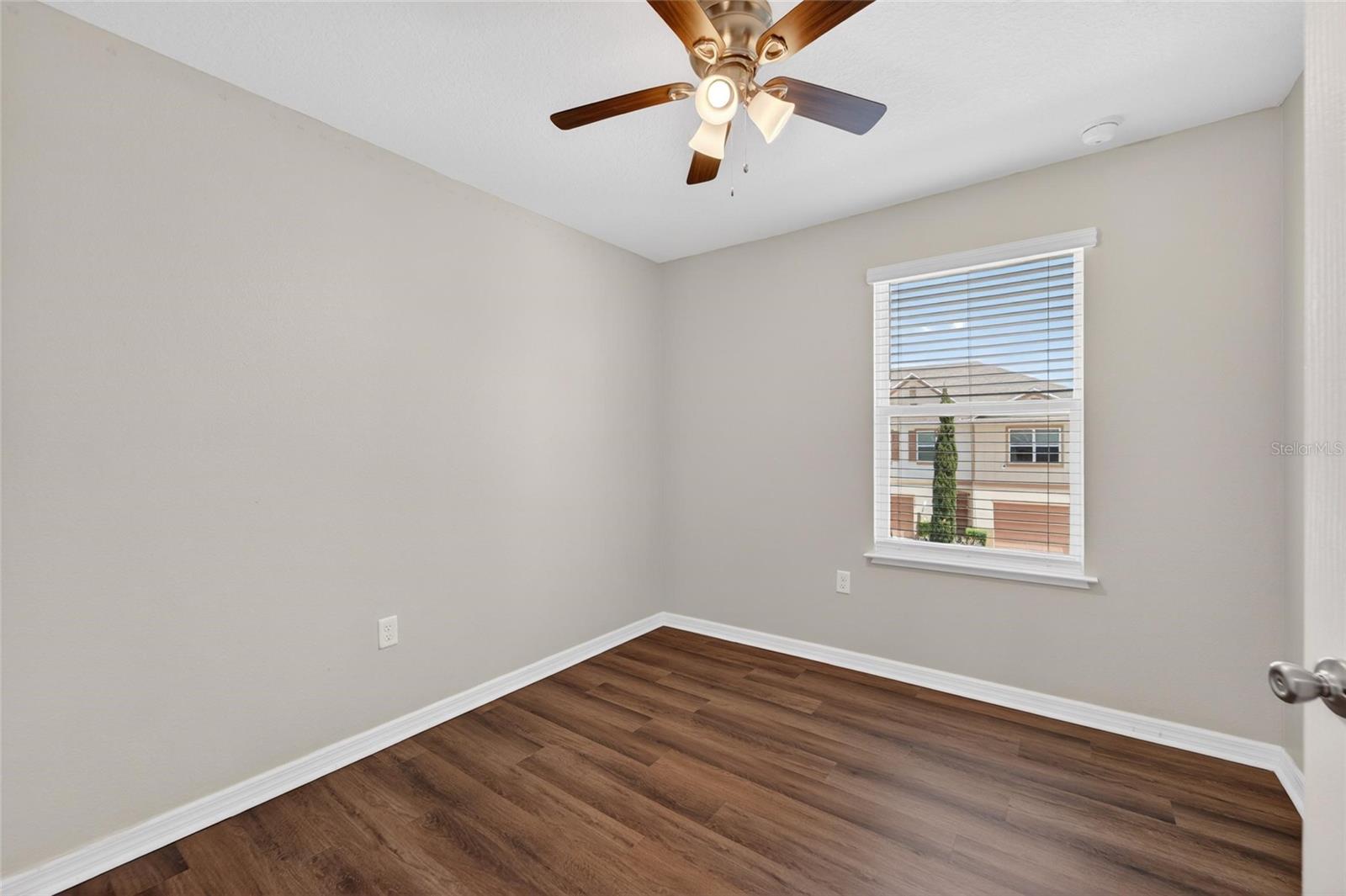 Image 41 of 85 For 3842 Hampstead Lane