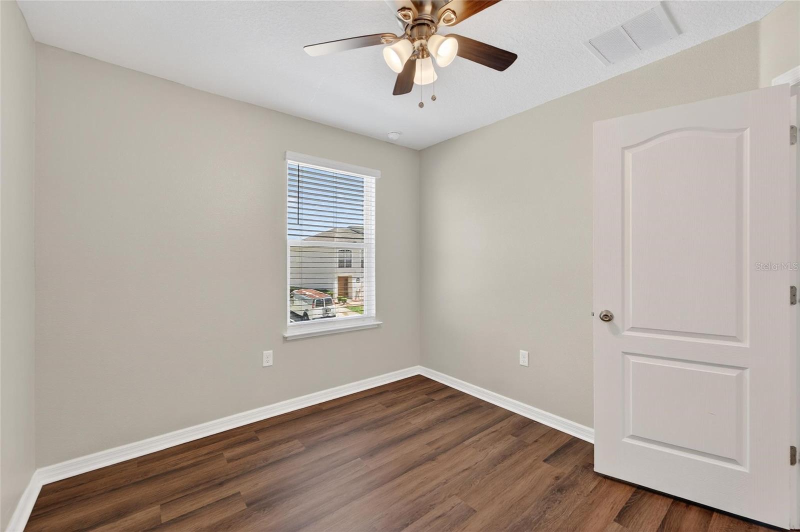 Image 42 of 85 For 3842 Hampstead Lane