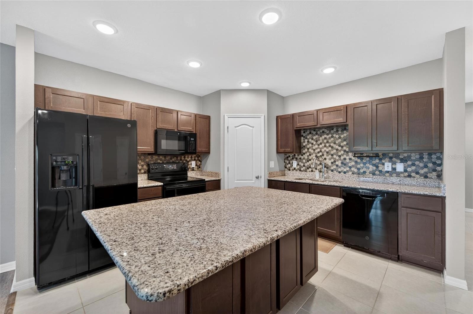 Image 9 of 85 For 3842 Hampstead Lane