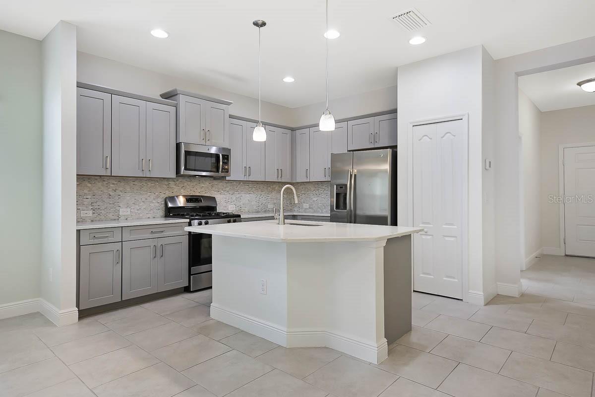 Image 11 of 29 For 13576 Circa Crossing Drive